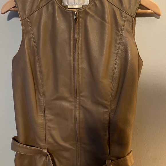 Margaret Godfrey Tan Leather Front Zipper Vest W/ Belt and Pockets - Size 6 - Picture 3 of 8